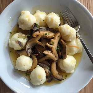 Gnudi, ricotta, browned butter, foraged mushrooms