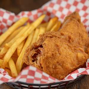 Kids 1/4 Fried Chicken with Fries