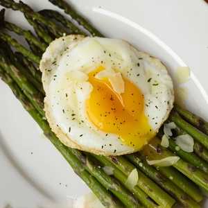 Asparagus Milanese*