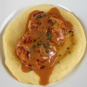 Crab Cake & Grits