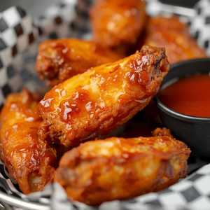 Wings crispy fried chicken wings 8pc