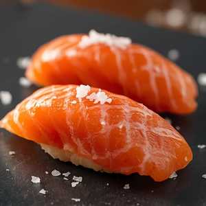 SALMON NIGIRI