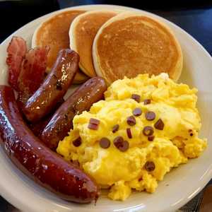 55+ Scrambled Eggs & Cheddar Breakfast