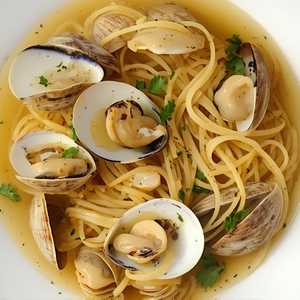 TAGLIOLINI WITH CLAMS