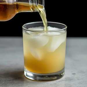 Creme de Sake Glass