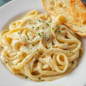 Fettuccine Alfredo