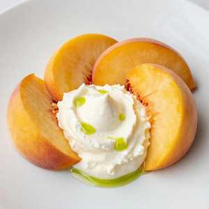 Frog Hollow Farm Yellow Peaches