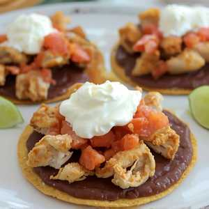 Tostaditas De Tinga De Pollo