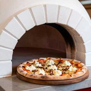 Pizza con Gorgonzola e Noci