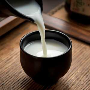 YUKI NIGORI LYCHEE SAKE