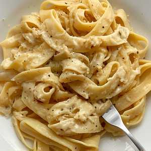 Fettuccine Alfredo