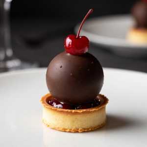 Cherry Tartufo