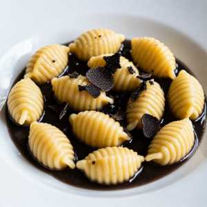 Gnocchi Al Tartufo Nero