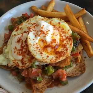 Chilaquiles Con Papas