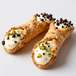 DUE CANNOLI