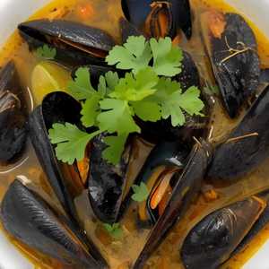 Steamed Mussels in Thai Curry Broth