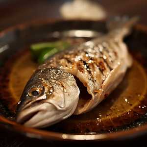 Grilled whole young snapper