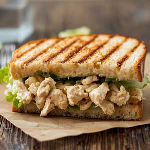 SANDWICH DE ENSALADA DE POLLO