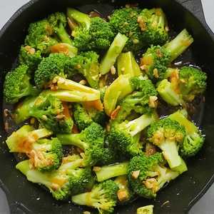 Pad Broccoli With Vegetable