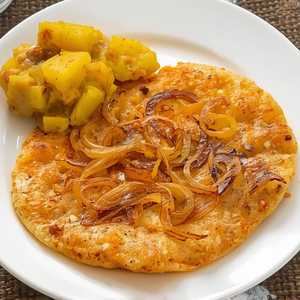 Onion Rava Masala Dosa