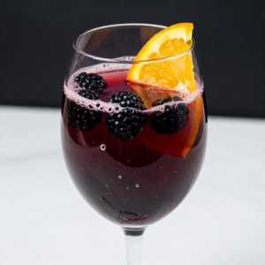 BLACKBERRY SPARKLING SANGRIA