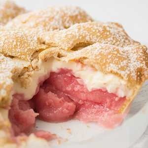 Strawberry & Crème Pie