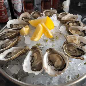 Raw Oyster (per piece) / Ostión Natural (pieza)