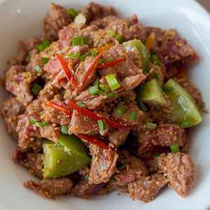 Larb Koi (Raw Beef)