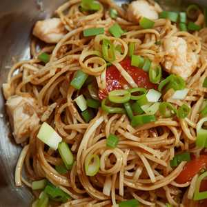 Chicken Sautéed Noodles (Tallarín Saltado de Pollo)