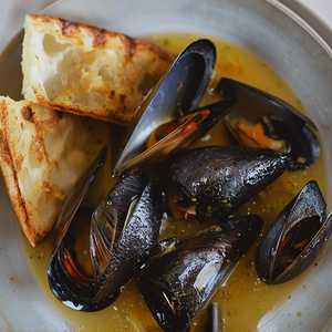 Pan Roasted Mussels