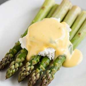 ASPARAGUS WITH HOLLANDAISE