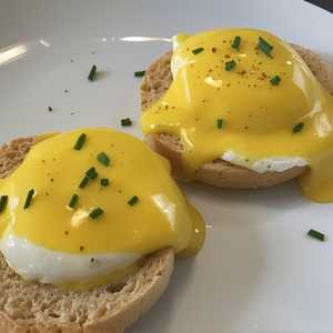 Eggs Benedict