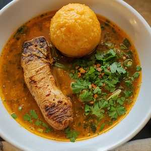 Caldo de Pescado con Mofongo