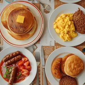 Big Breakfast With Hotcakes