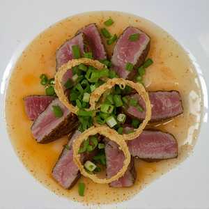Tuna Chu Toro Tataki, Grilled Onion & Spicy Ponzu
