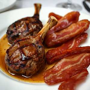 Grilled Lamb Kidneys, Bacon