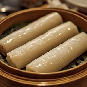 Steamed Sticky Rice Roll