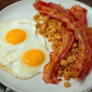 Two Eggs W/ Bacon