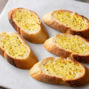 GARLIC TOAST (4)