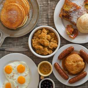 Big Breakfast With Hotcakes