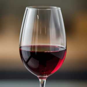 Pinot Noir, Stemmari, Italy (Glass)