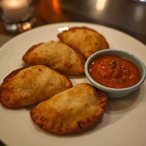 4 Pcs Empanadas
