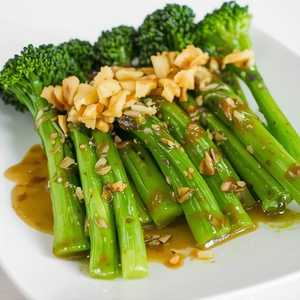 CẢI LÀN XÀO DẦU HÀO / Chinese Broccoli with Oyster Sauce