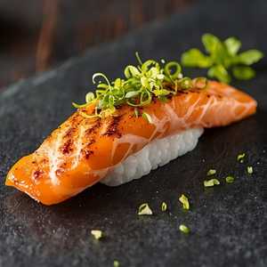 Salmon (Aburi) (2pcs)