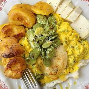 Eggs with Loroco and Cheese