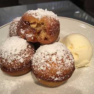Beignets & Vanilla Icecream