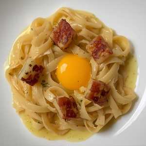 TAGLIATELLE CARBONARA