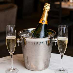 Champagne Veuve Clicquot Yellow Label Brut (France)