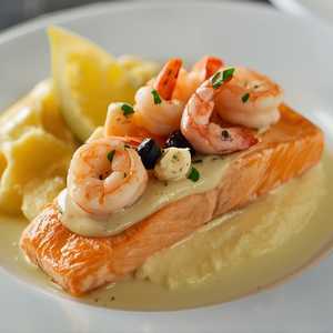 Jalapeño Salmon Béarnaise*