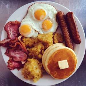 CLASSIC BIGGER BETTER BREAKFAST